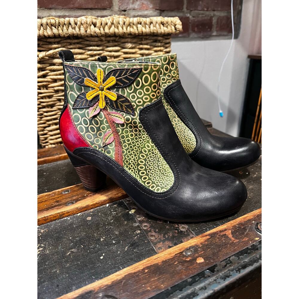 L'Artiste by Spring Step Wearable Art Leather Floral Ankle Boots Black Green 38
